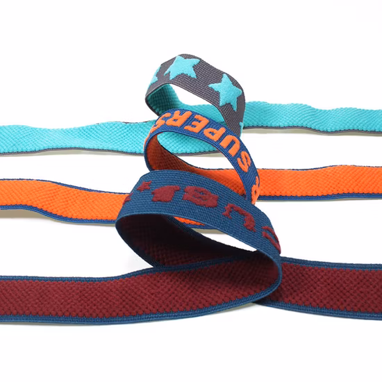 Kundenspezifisches, recyceltes RPET-Drucklogo aus gewebtem Polyester-Jacquard-Gurtband für hochwertige Bekleidung und Sportbekleidung